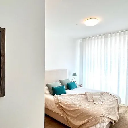 Deluxe 2 Bedroom Oceanfront Flat In Del Rey דירה