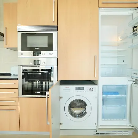 Deluxe 2 Bedroom Oceanfront Flat In Del Rey דירה *