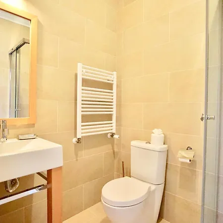 Deluxe 2 Bedroom Oceanfront Flat In Del Rey דירה *