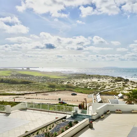 Deluxe 2 Bedroom Flat - Beachfront - Del Rey *