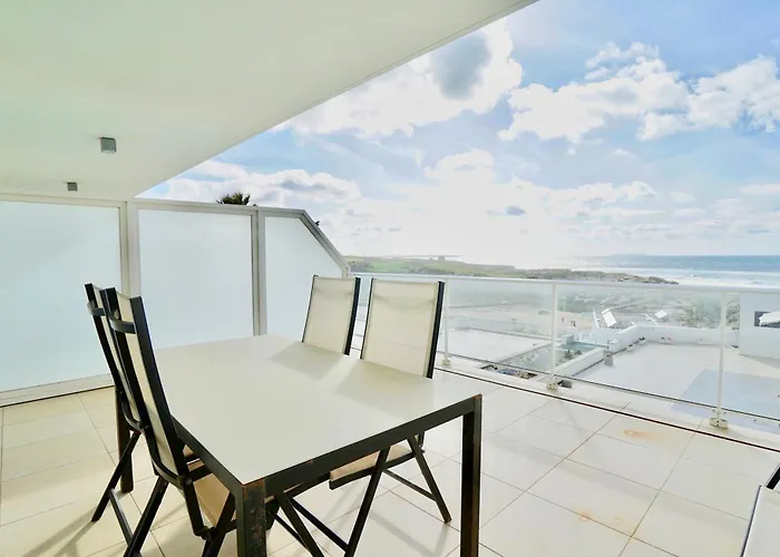 Deluxe 2 Bedroom Oceanfront Flat In Del Rey